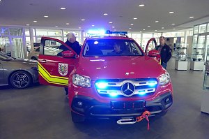 &Uuml;bergabe des Kommando-Einsatzwagens 