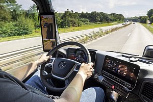 Daimler Truck stellt CO2-neutralen Fernverkehr in den Mittelpunkt der IAA Transportation 2024
