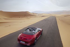 Der neue Mercedes-Maybach SL 680 Monogram Series in verschiedenen Perspektiven sowohl im Red Ambiance, als auch im White Ambiance
